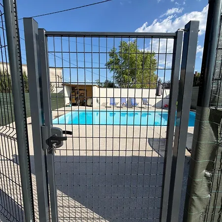 Maison Plein-pied 8 Pers Avec Piscine Sur Demande شقة *